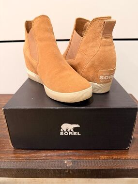 SOREL Out N About Slip-On Wedge Suede Booties Tawny Buff Size 8